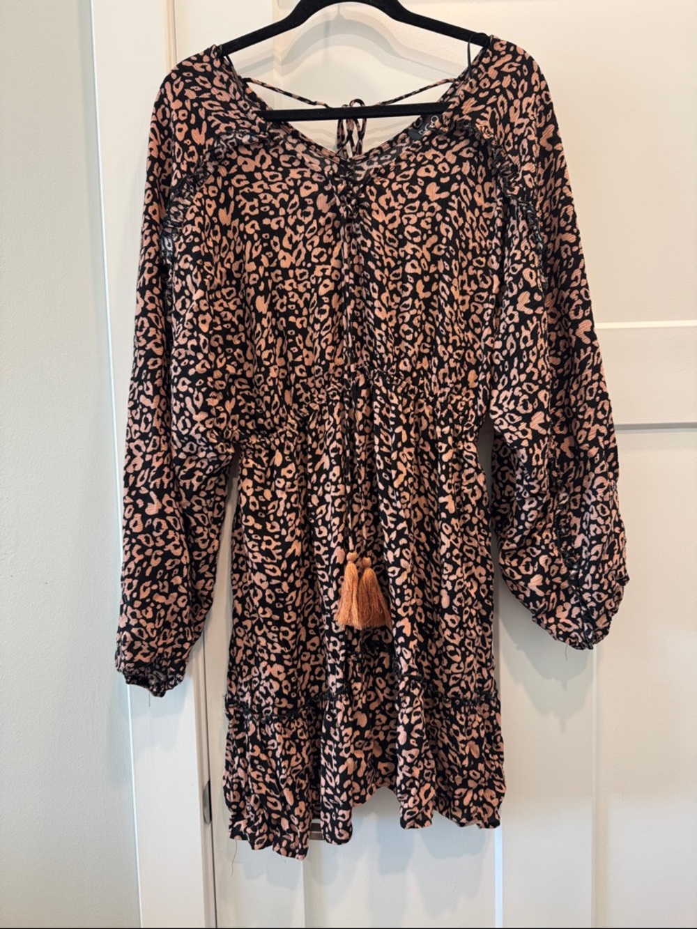 GiGiO tan and Black Leopard Print Long Sleeve Dress Size Large